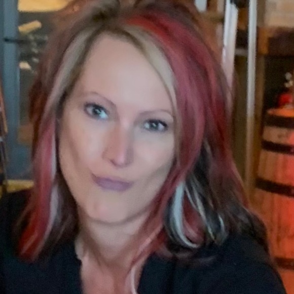 Meet your Posher, Angela - Picture 1 of 1